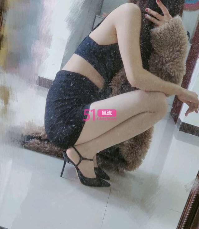 丝足很棒的妹子