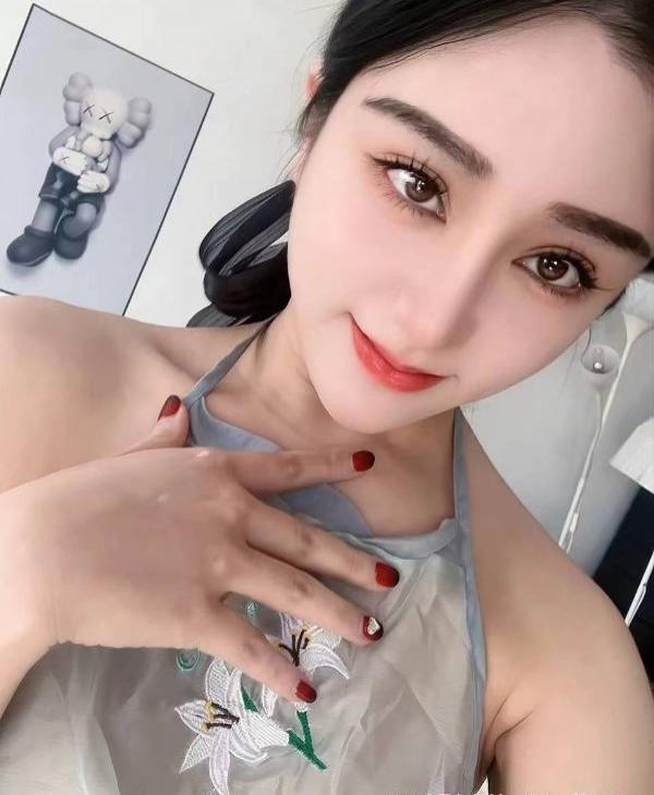 南山易潮喷美女